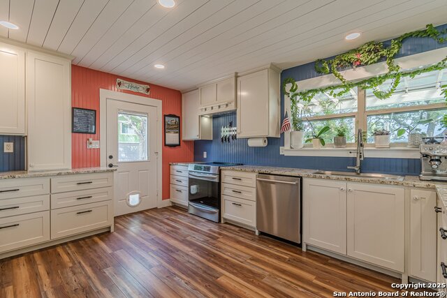 Image 12 of 83 For 3951 Briar Hollow