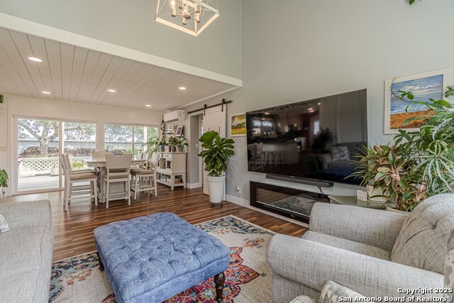 Image 22 of 83 For 3951 Briar Hollow