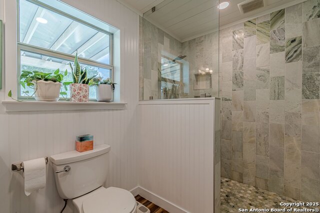 Image 24 of 83 For 3951 Briar Hollow