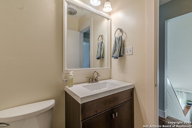 Image 33 of 83 For 3951 Briar Hollow