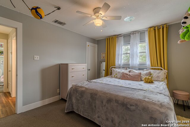 Image 37 of 83 For 3951 Briar Hollow