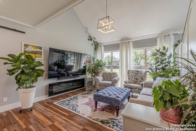 Image 4 of 83 For 3951 Briar Hollow