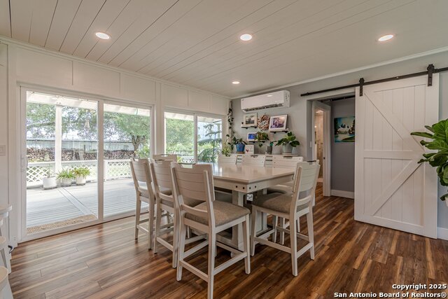 Image 8 of 83 For 3951 Briar Hollow