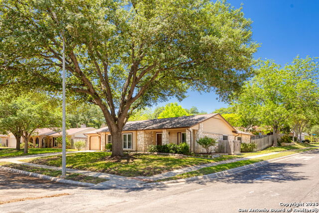 Image 2 of 25 For 5919 Pineway