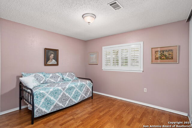 Image 21 of 25 For 5919 Pineway