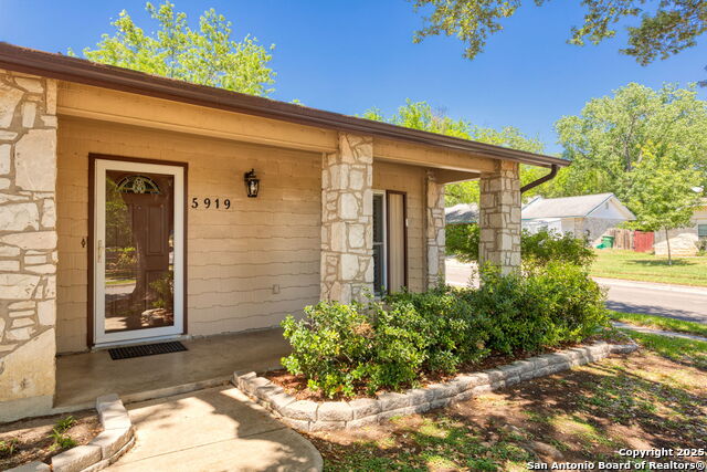 Image 3 of 25 For 5919 Pineway