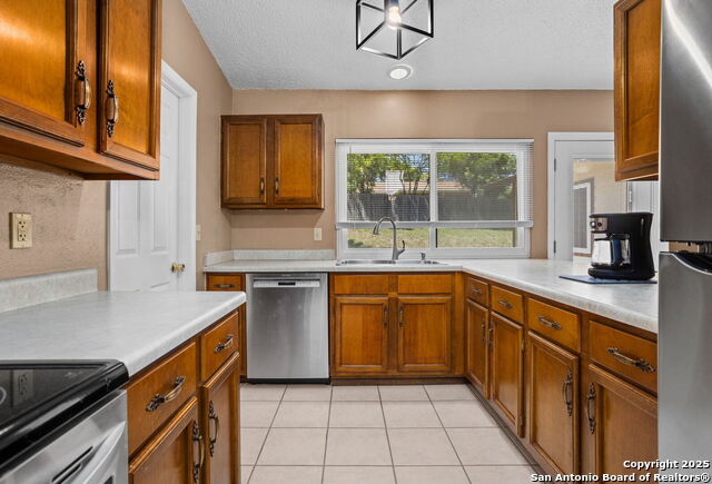 Image 5 of 25 For 5919 Pineway