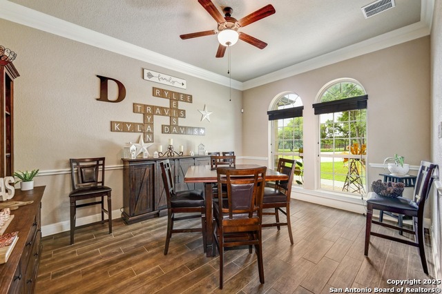 Image 10 of 31 For 101 La Rosa Drive