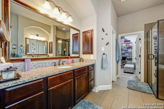 Image 13 of 31 For 101 La Rosa Drive