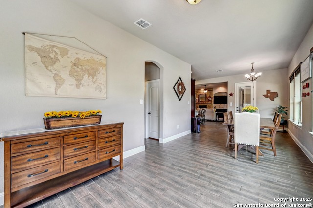 Image 17 of 31 For 101 La Rosa Drive