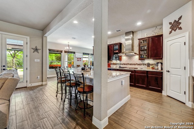 Image 4 of 31 For 101 La Rosa Drive
