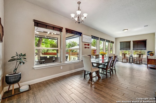 Image 8 of 31 For 101 La Rosa Drive