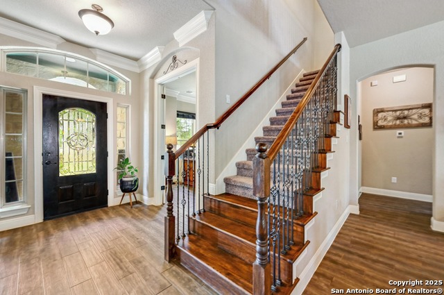 Image 9 of 31 For 101 La Rosa Drive