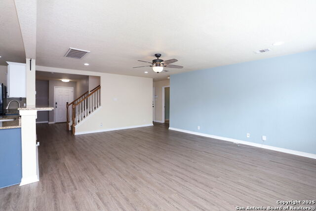 Listing photo id 8 for 6819 Liberty Stone