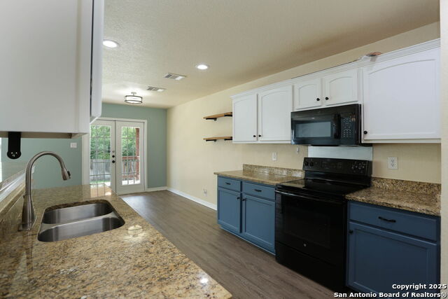 Listing photo id 11 for 6819 Liberty Stone