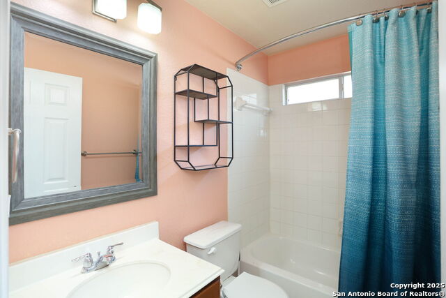 Listing photo id 14 for 6819 Liberty Stone