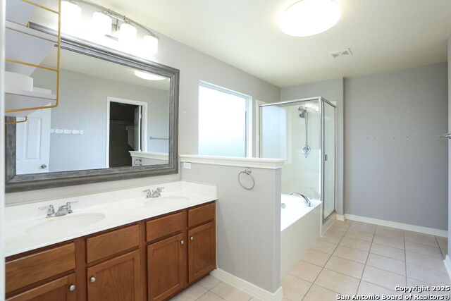 Listing photo id 18 for 6819 Liberty Stone