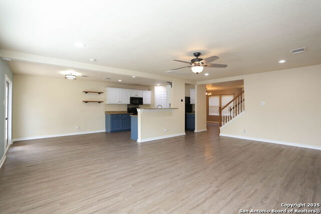 Listing photo id 1 for 6819 Liberty Stone