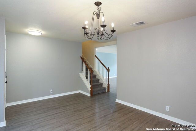 Listing photo id 6 for 6819 Liberty Stone
