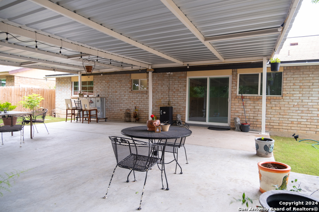 Listing photo id 16 for 4611 Valley Brook