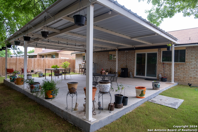 Listing photo id 17 for 4611 Valley Brook