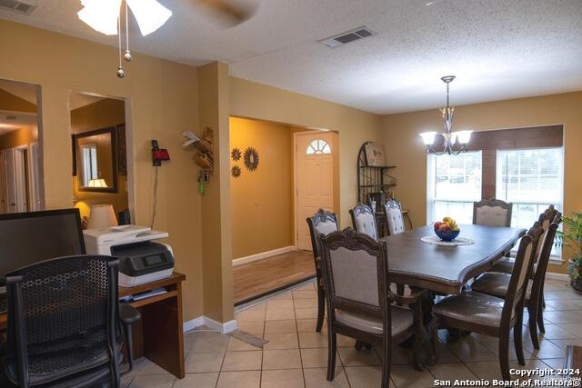 Listing photo id 2 for 4611 Valley Brook