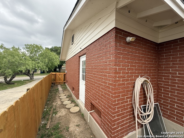 Image 9 of 19 For 4214 Judivan