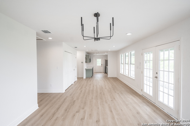 Image 11 of 39 For 352 Longhorn Dr