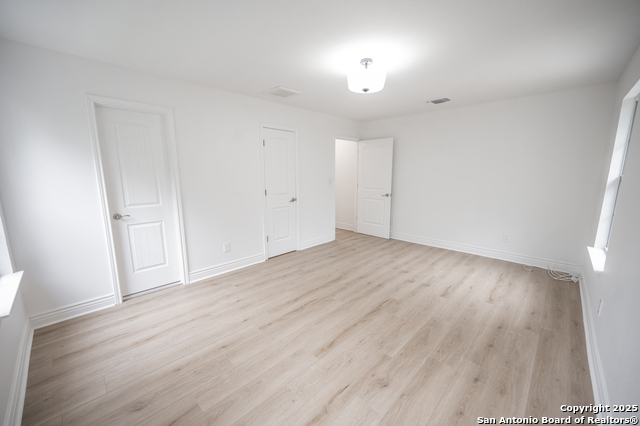 Image 22 of 39 For 352 Longhorn Dr
