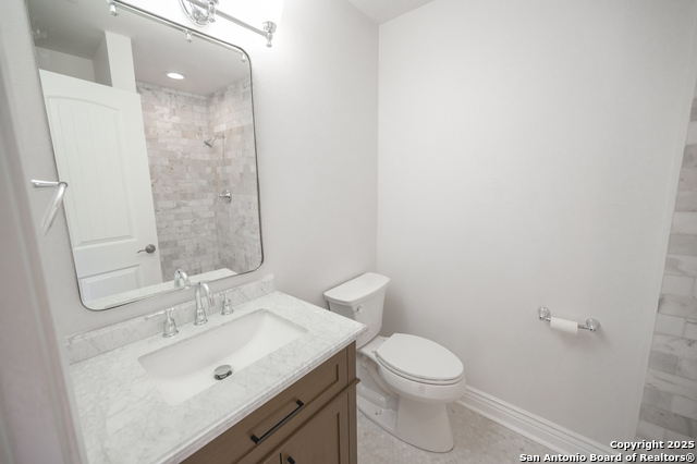 Image 25 of 39 For 352 Longhorn Dr