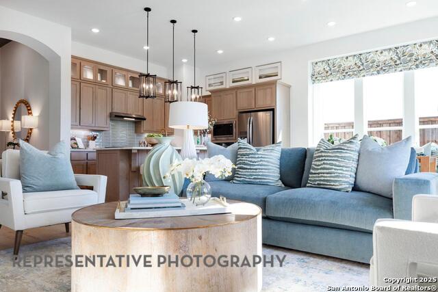 Listing photo id 9 for 349 Hulda