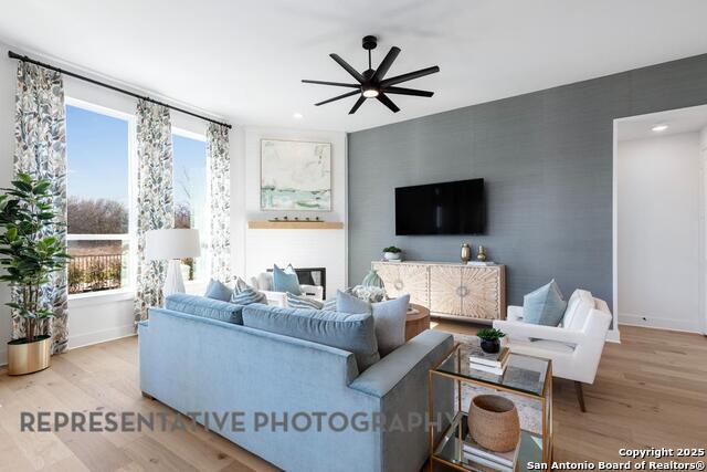 Listing photo id 10 for 349 Hulda