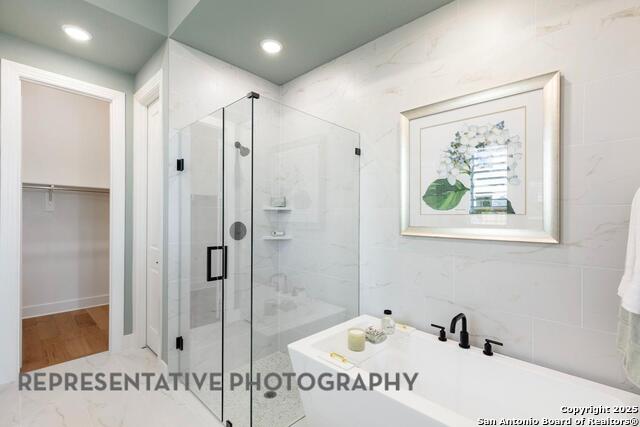 Listing photo id 15 for 349 Hulda
