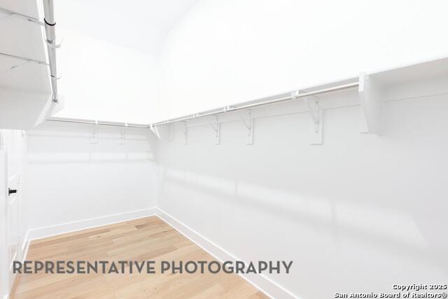 Listing photo id 18 for 349 Hulda