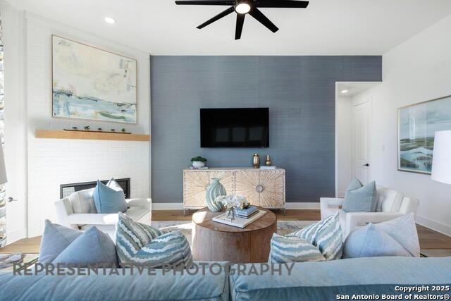 Listing photo id 6 for 349 Hulda