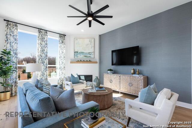 Listing photo id 7 for 349 Hulda