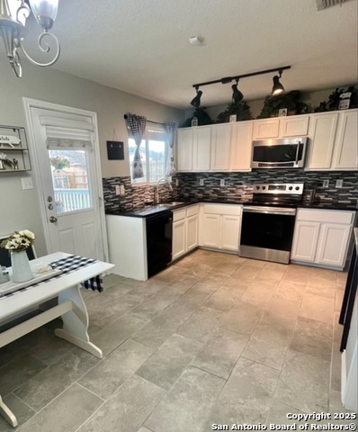 Image 4 of 19 For 225 Willow Crest