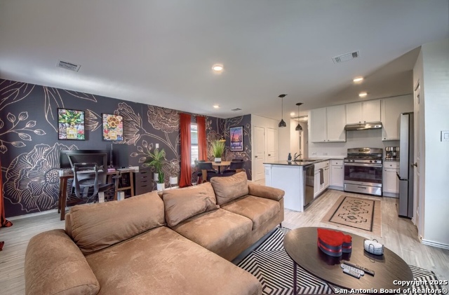 Image 3 of 14 For 14230 Llama