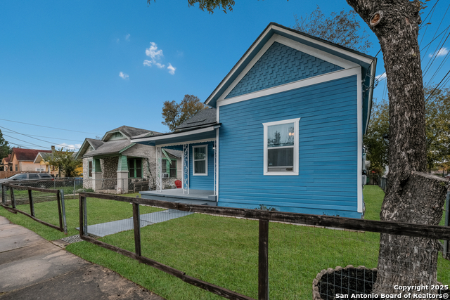 Image 4 of 32 For 1129 Smith N