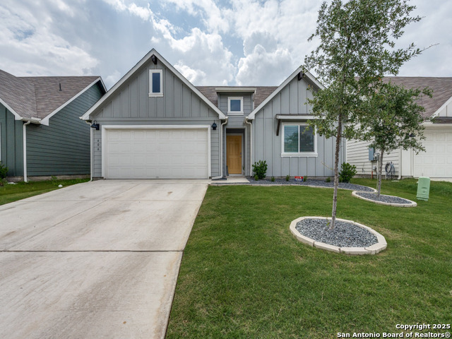 Listing photo id 9 for 404 Ida Loop