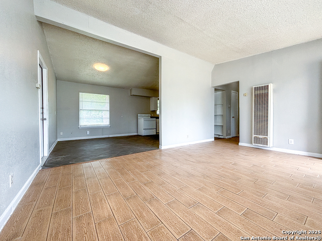 Image 5 of 15 For 319 Hialeah Ave