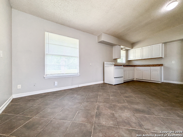 Image 6 of 15 For 319 Hialeah Ave