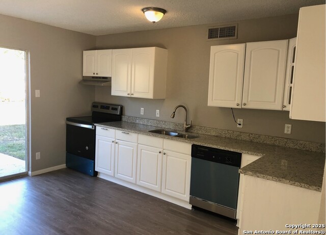 Image 3 of 9 For 13612 Larkbrook