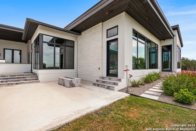 Image 62 of 70 For 125 Monterey Trail