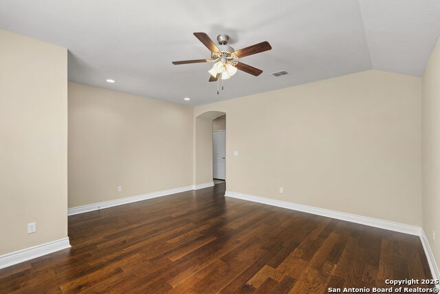 Image 10 of 33 For 620 Ridgemeadow