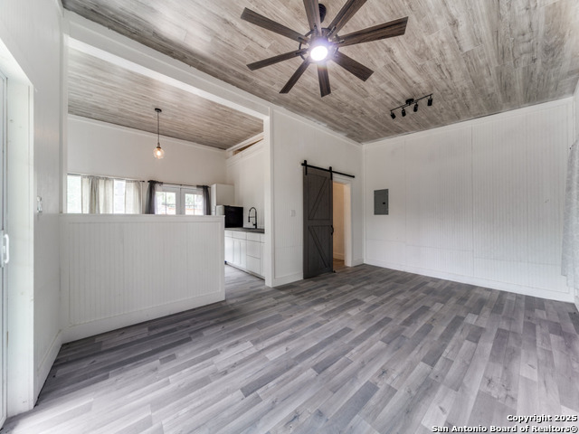 Image 18 of 29 For 651 River View Dr