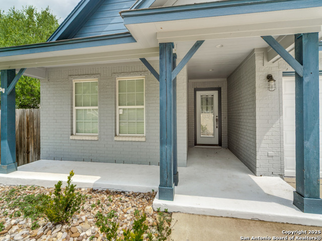 Image 4 of 29 For 651 River View Dr