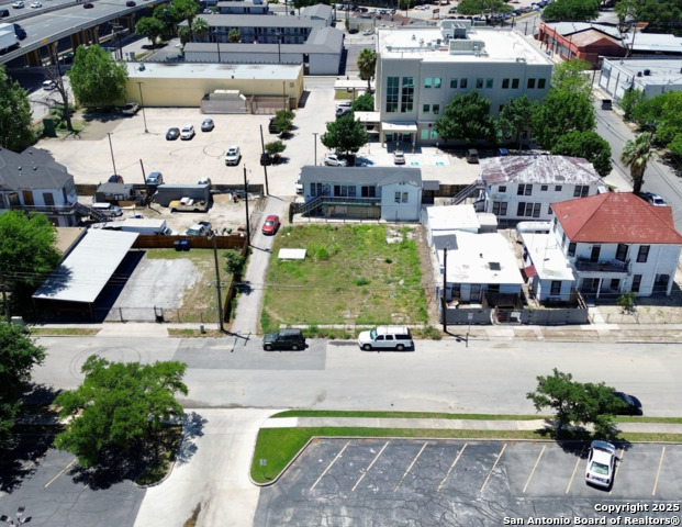 Image 3 of 8 For 715 Baltimore