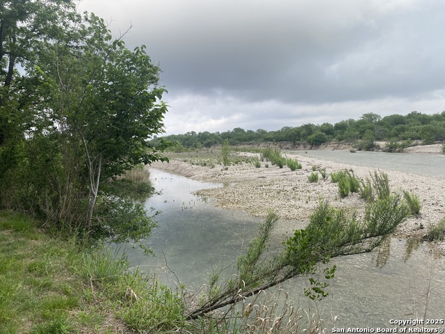 Details for 1331 Private Road 2415, Uvalde, TX 78801