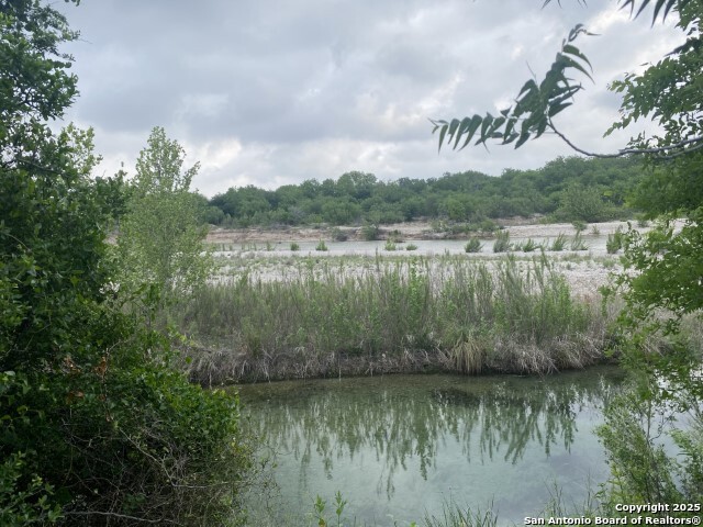 Listing photo id 2 for 1331 Private Road 2415